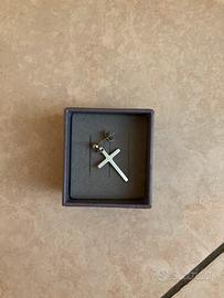 Orecchino con la croce