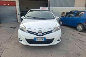 Toyota Yaris 1.4 D-4D 5 porte CAMBIO AUTOMATICO !!