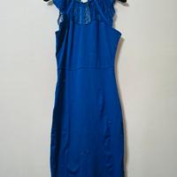 Mini abito da cocktail blu aderente con pizzo