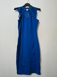 Mini abito da cocktail blu aderente con pizzo