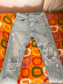 Jeans strappati Zara