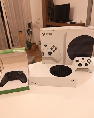 Come nuovo - Xbox Series S 512 GB  + 2 controller