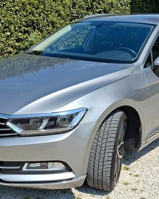 Volkswagen Passat Variant 2.0 TDI DSG Highline Blu