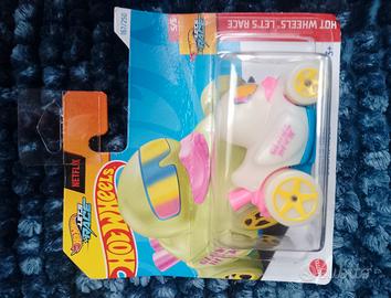 macchinina hot wheels