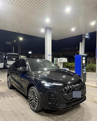 Audi Q5 SPB 40 TDI quattro S tronic Identity Black