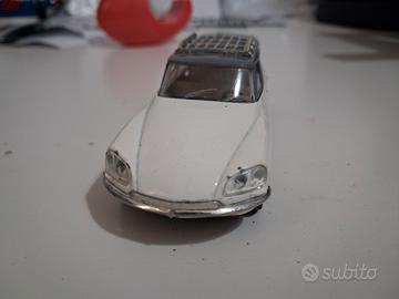 modellino 1/43 citroen ds 21 breal solido