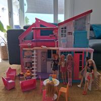 casa di Barbie con arredamento incluso 