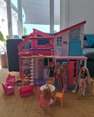 casa di Barbie con arredamento incluso 