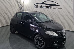 Lancia Ypsilon 1.2 69 CV 5 porte S&S Black&Red