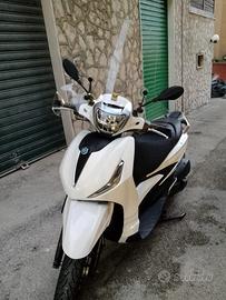 Piaggio Beverly 300 HPE ABS-ASR - 2021