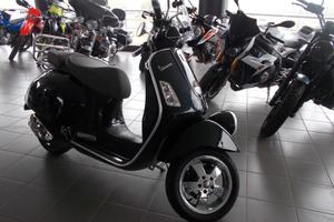 VESPA GTV 300 VIA MONTENAPOLEONE