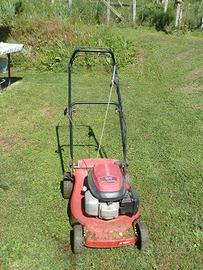 TAGLIAERBA RASAERBA TRAZIONATO HONDA 135