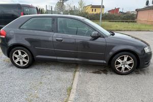 Audi A3 Sportback 2011. (Young)