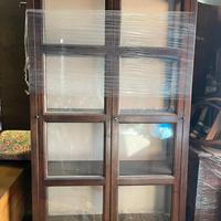 Vetrinetta in legno massiccio e vetri lavorati