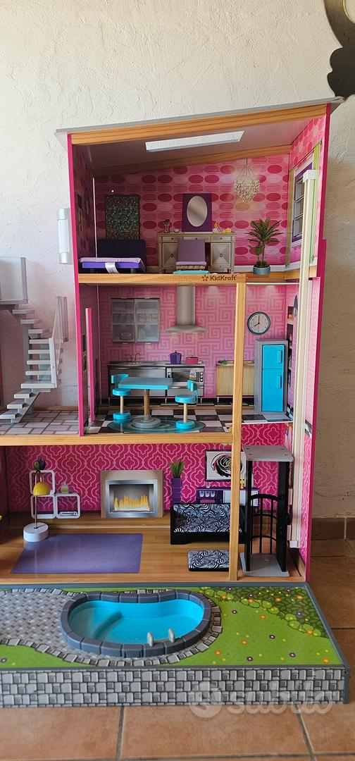 la casa delle bambole d flora | Dolls house nterors, Dollhouse