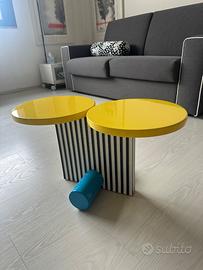 Tavolino Polar di Memphis