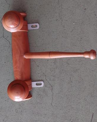 Appendiabiti compatto da muro