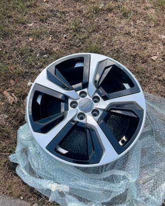 Cerchio oroginale audi A1