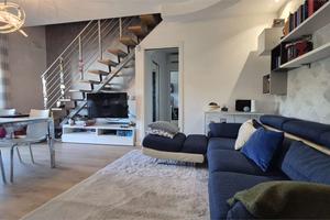 OLMO: Recente duplex in centro, rinnovato con tre