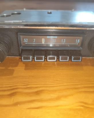 Autoradio Autovox vintage anni 60