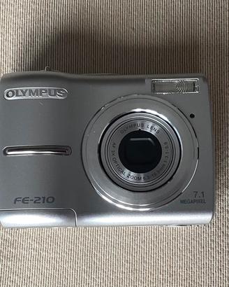FOTOCAMERA OLYMPUS FE-210 NON FUNZIONANTE