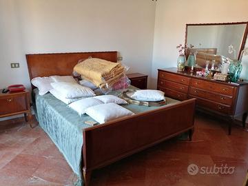 Camera da letto completa stile chippendale