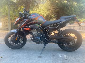 KTM Duke 790