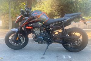 KTM Duke 790