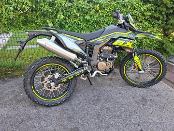 PROMO ENDURO FB MONDIAL SMX 125 MOT. APRILIA LC