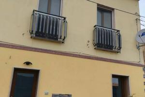 Casa e garage Lagopesole