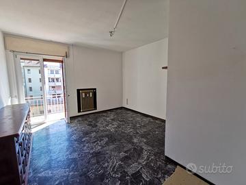 Ampio Appartamento con Garage