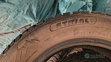 2 pneumatici invernali praticamente nuove 