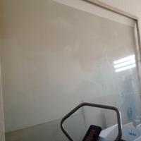 vetrina infisso negozio