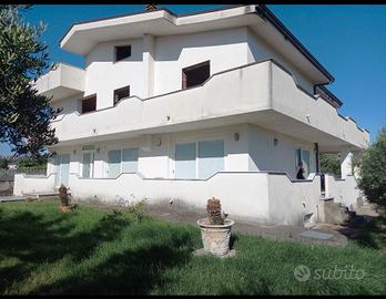 villa plurifamiliare