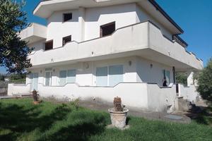 villa plurifamiliare