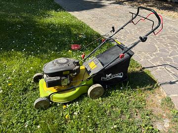 Rasa erba con trazione