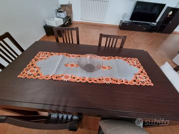 tavolo con sedie