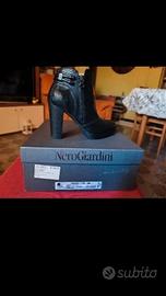 Stivaletti nero giardini