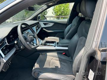 Audi a 8 suv usato pari al nuovo