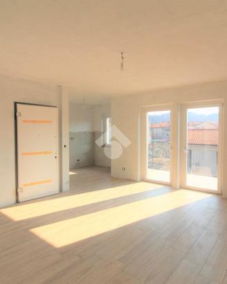 4 LOCALI A MONTALTO DORA
