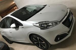 Pegeout 208, 1200, come nuova