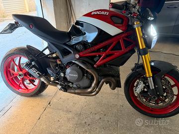 Ducati monster 1100 evo