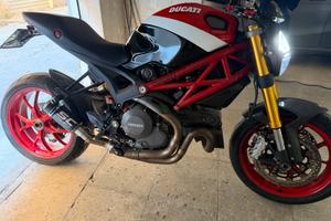 Ducati monster 1100 evo
