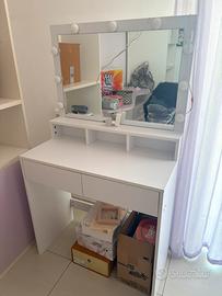 Scrivania da trucco