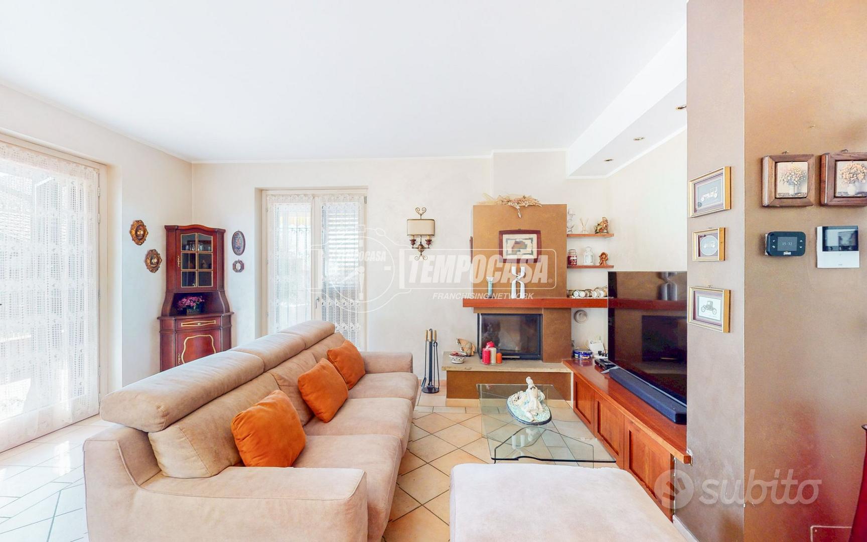 VILLA INDIPENDENTE, LIBERA SU TRE LATI, IN VIA PIA - Vista 4