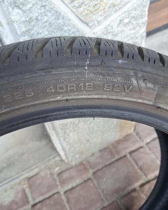 Gomme Invernali 225 40/R18 92V