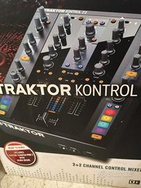 MIXER Traktor Kontrol Z2 Pari al Nuovo