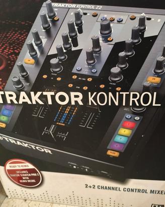 MIXER Traktor Kontrol Z2 Pari al Nuovo