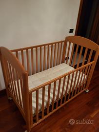 lettino e materasso per neonato