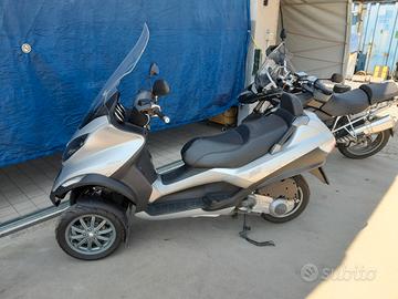 Piaggio MP3 250